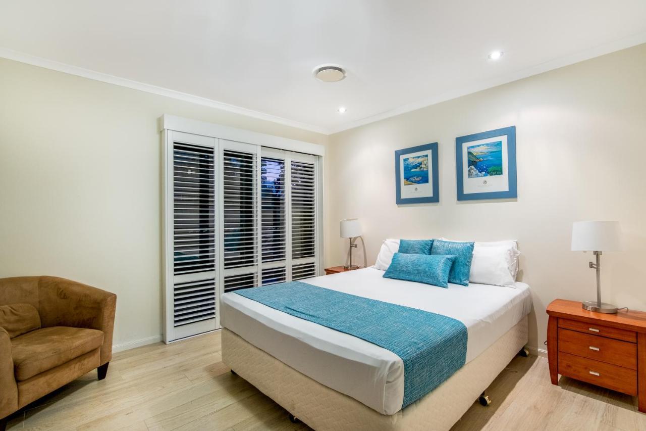 The Village Holiday Apartments At Burleigh Heads Gold Coast Exterior photo