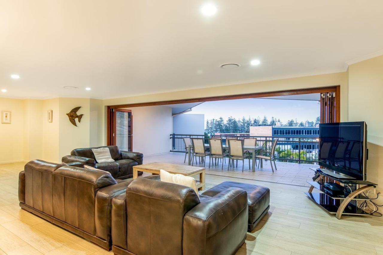 The Village Holiday Apartments At Burleigh Heads Gold Coast Exterior photo