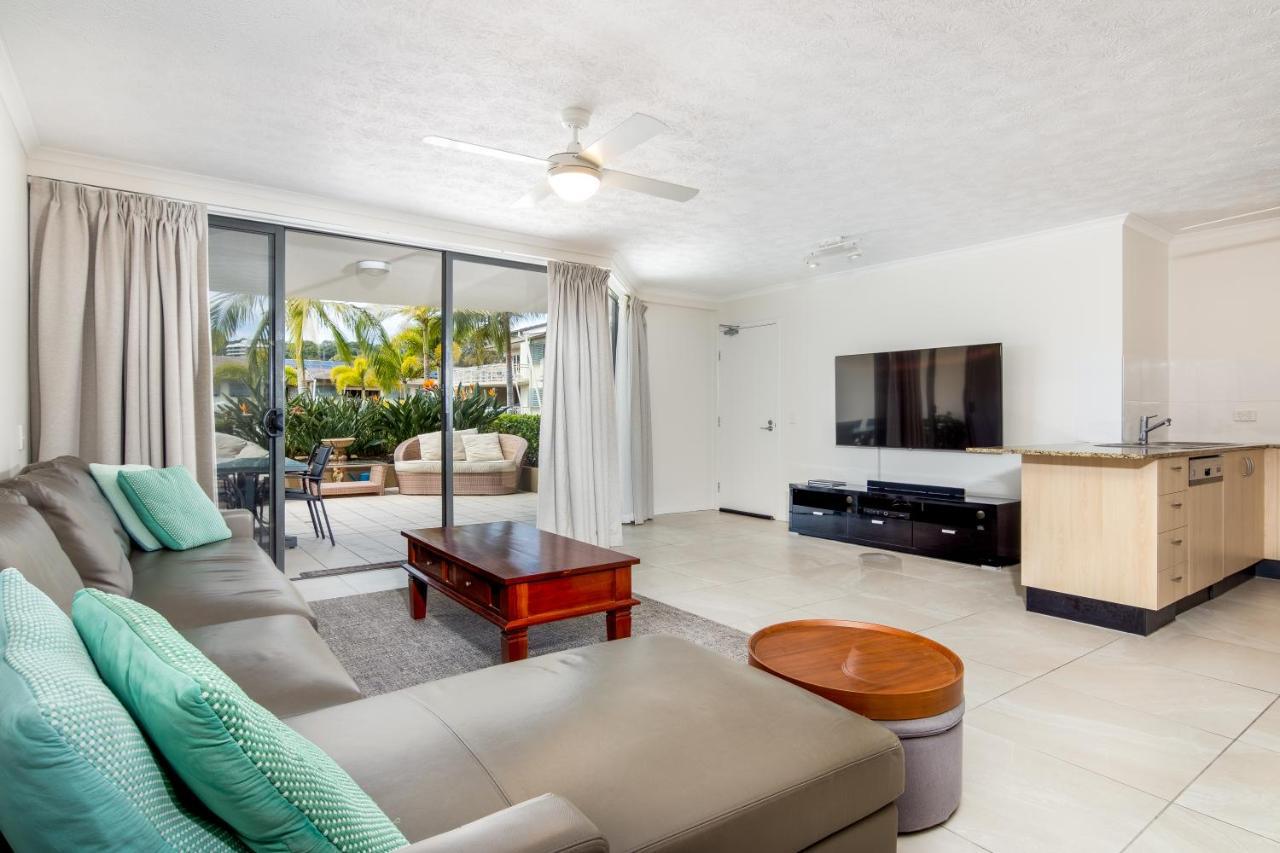 The Village Holiday Apartments At Burleigh Heads Gold Coast Exterior photo