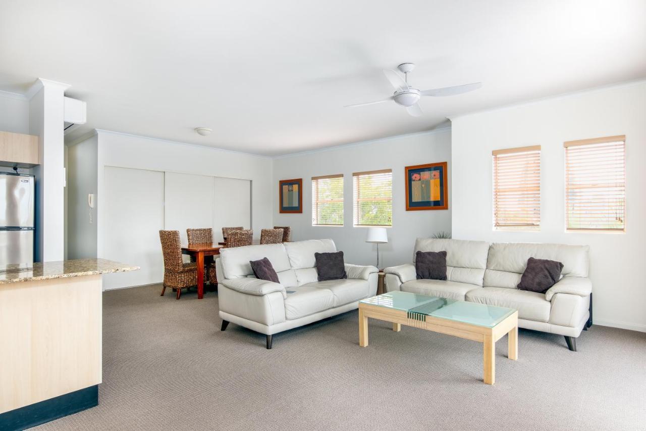 The Village Holiday Apartments At Burleigh Heads Gold Coast Exterior photo