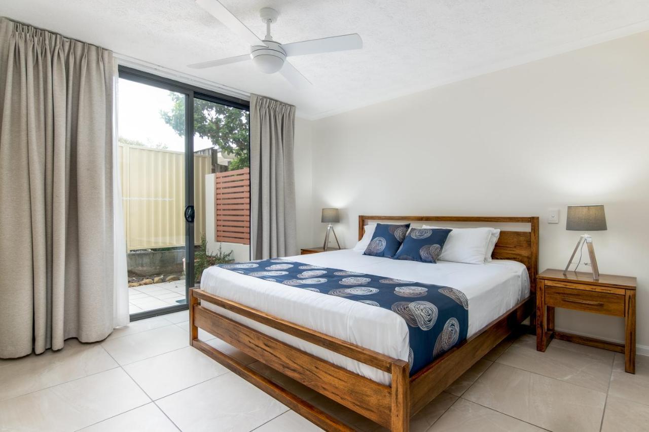 The Village Holiday Apartments At Burleigh Heads Gold Coast Exterior photo