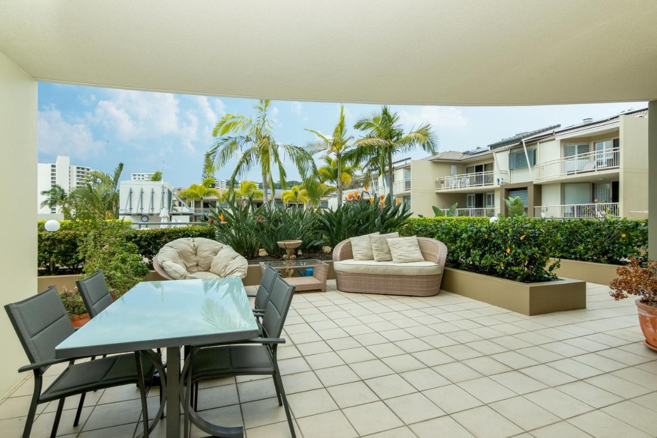 The Village Holiday Apartments At Burleigh Heads Gold Coast Exterior photo