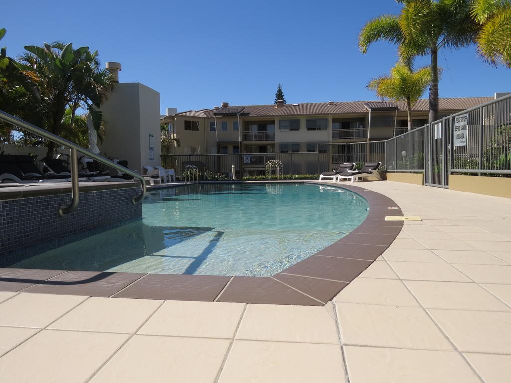 The Village Holiday Apartments At Burleigh Heads Gold Coast Exterior photo