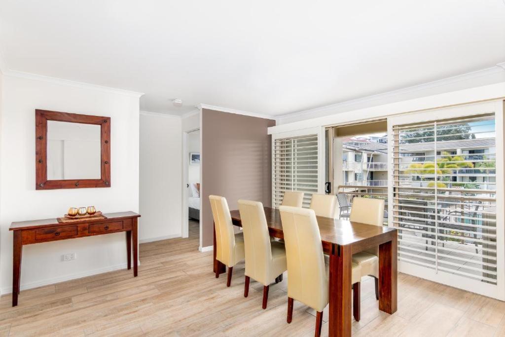 The Village Holiday Apartments At Burleigh Heads Gold Coast Exterior photo