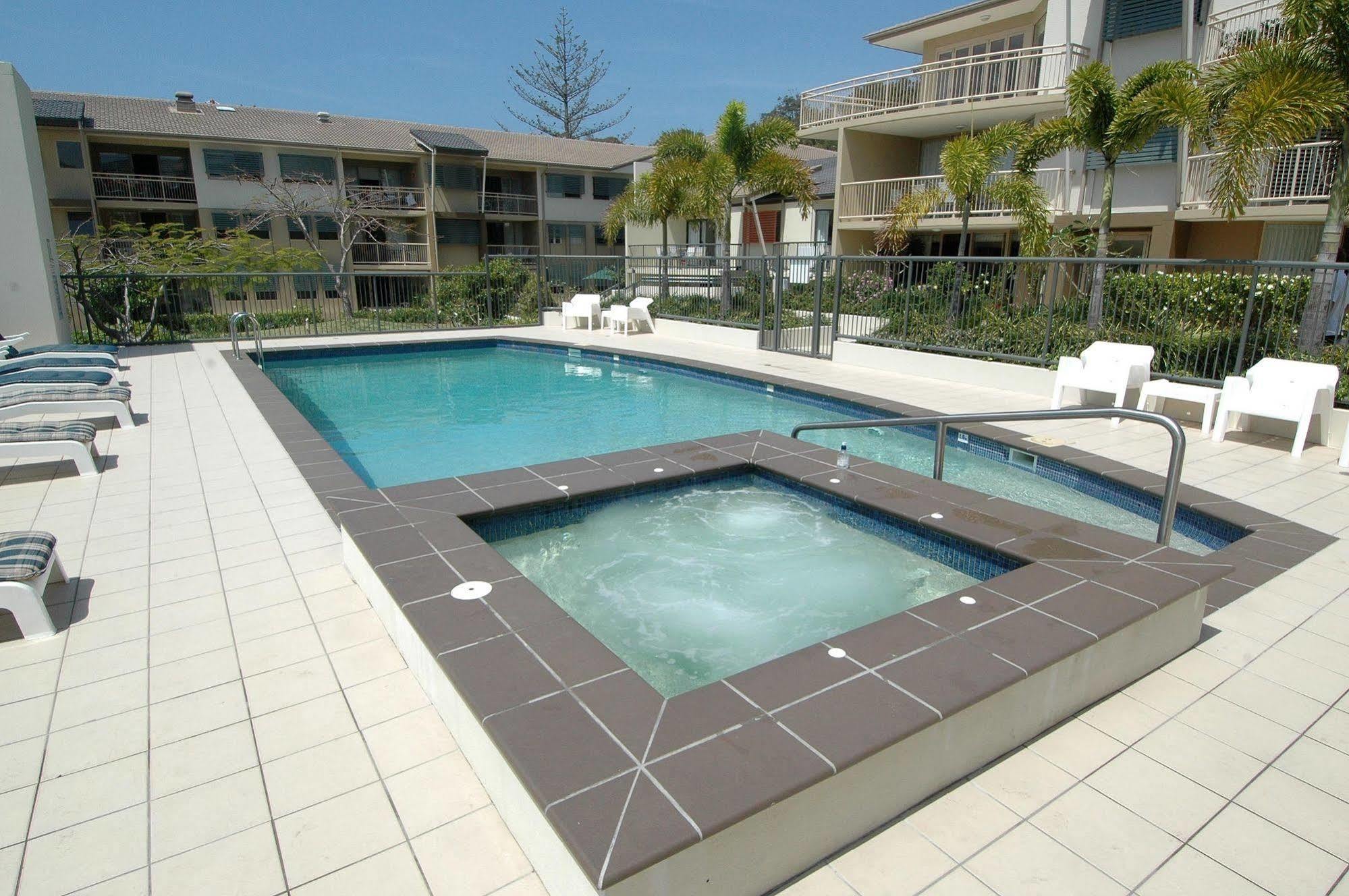 The Village Holiday Apartments At Burleigh Heads Gold Coast Exterior photo
